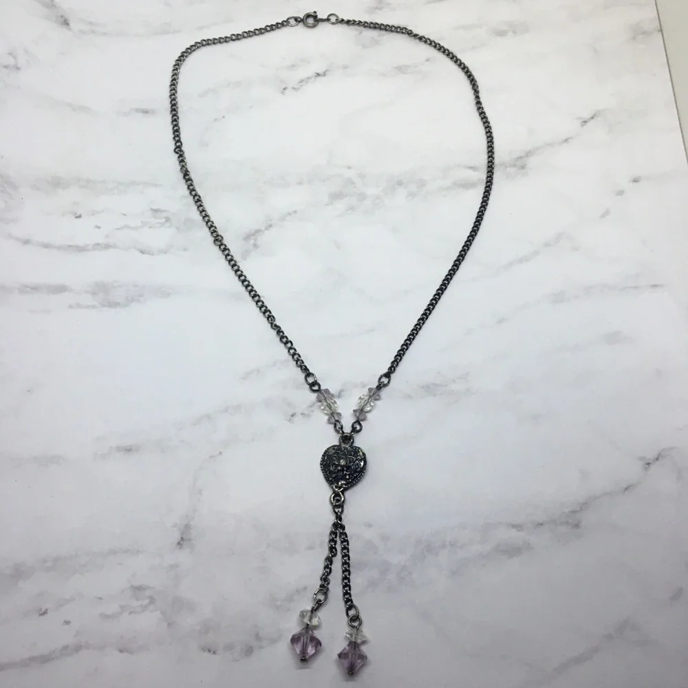 Short necklace dark bronze with heart